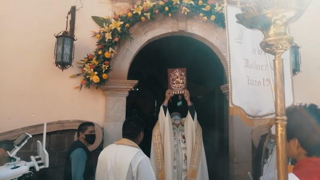 <small>2.-</small> Misa